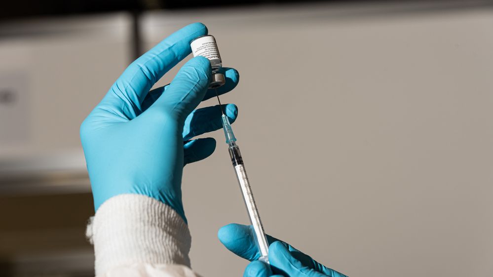 EMA posvětila třetí dávku vakcín od firmy Pfizer